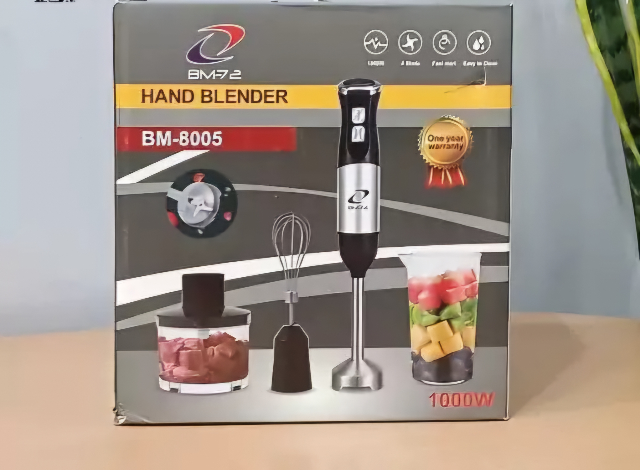 قدرت 1000وات تنظیم دو سرعته  سه مخلوط کن از جنس استیل ضد زنگ  تیغه خرد کن از جنس استیل ضد زنگ